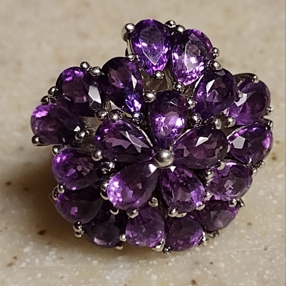 Sterling silver amethyst flower ring - Picture 9 of 9